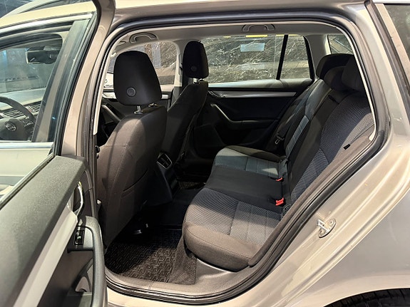 Skoda Octavia 14 of 21