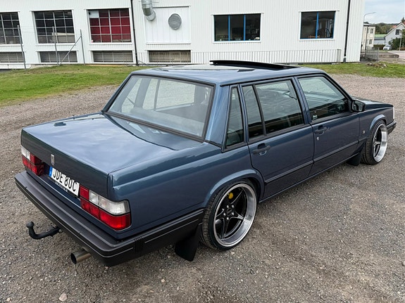 Volvo 740 27 of 30