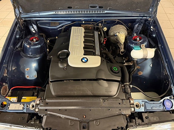 Volvo 740 21 of 30