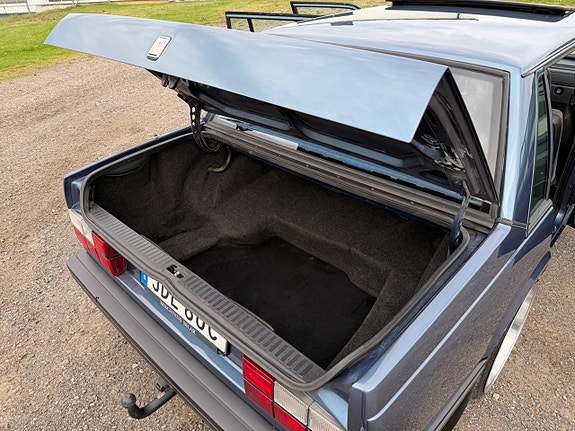 Volvo 740 18 of 30