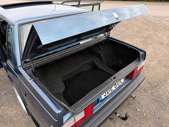 Volvo 740 17 of 30