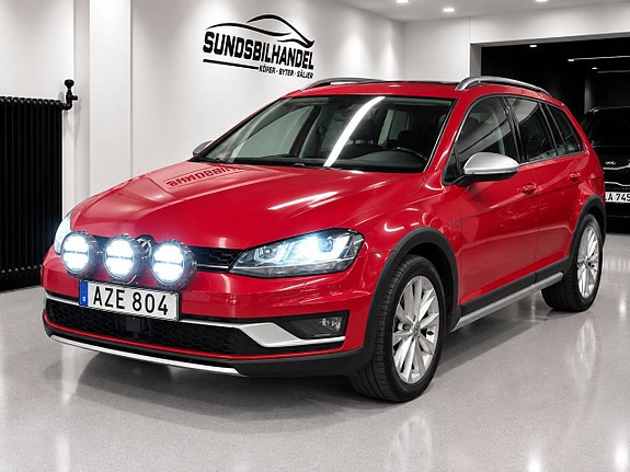 Volkswagen Golf Alltrack 2 of 13