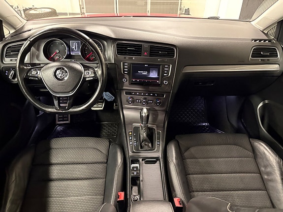 Volkswagen Golf Alltrack 12 of 13