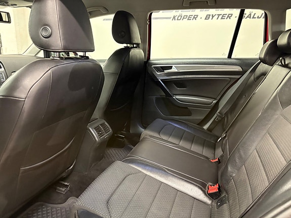 Volkswagen Golf Alltrack 13 of 13