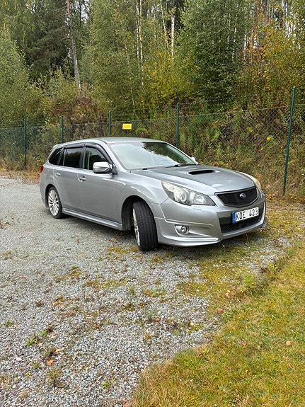 Subaru Legacy 3 of 8