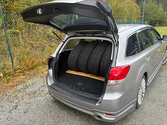 Subaru Legacy 8 of 8