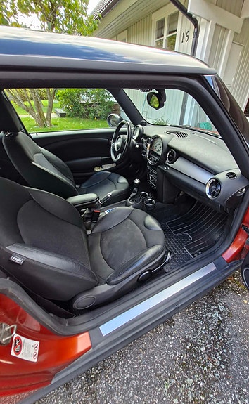 MINI Cooper 5 of 7