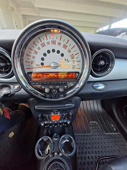 MINI Cooper 7 of 7