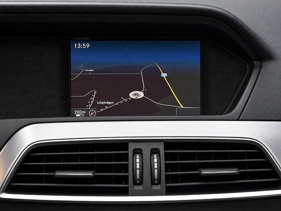Mercedes-Benz C350 13 of 22
