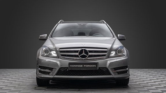 Mercedes-Benz C350 2 of 22