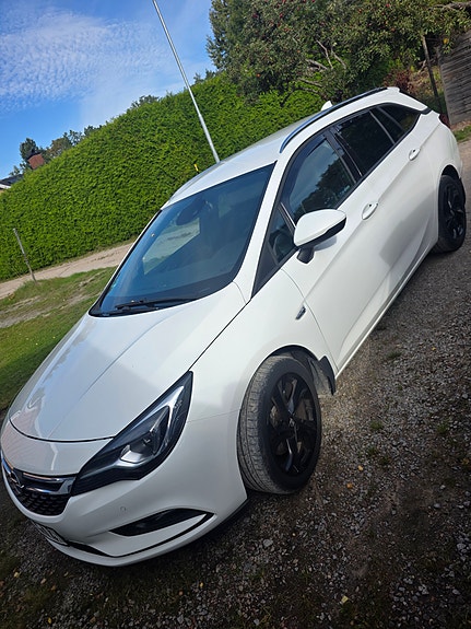 Opel Astra 2 of 9
