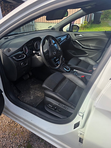 Opel Astra 4 of 9
