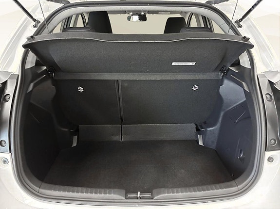 Toyota Yaris 13 of 19