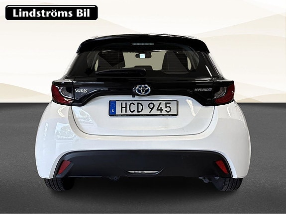 Toyota Yaris 8 of 19