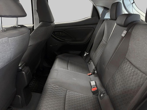 Toyota Yaris 11 of 19