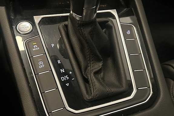 Volkswagen Passat 20 of 28