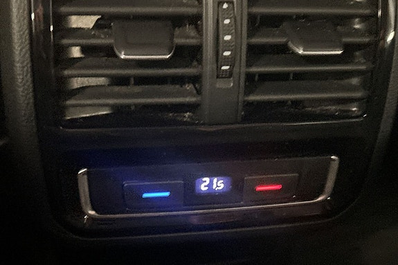 Volkswagen Passat 23 of 28