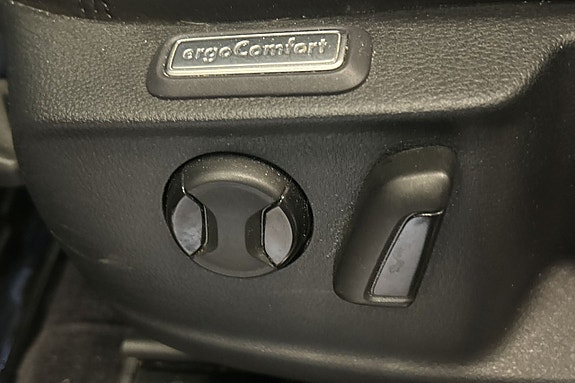 Volkswagen Passat 24 of 28