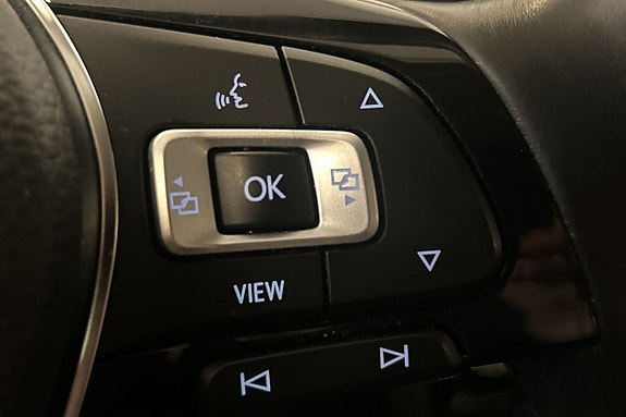 Volkswagen Passat 19 of 28