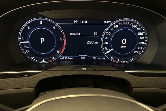 Volkswagen Passat 14 of 28