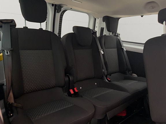 Ford Transit Custom 23 of 30