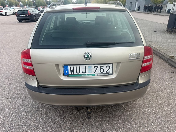 Skoda Octavia 4 of 13