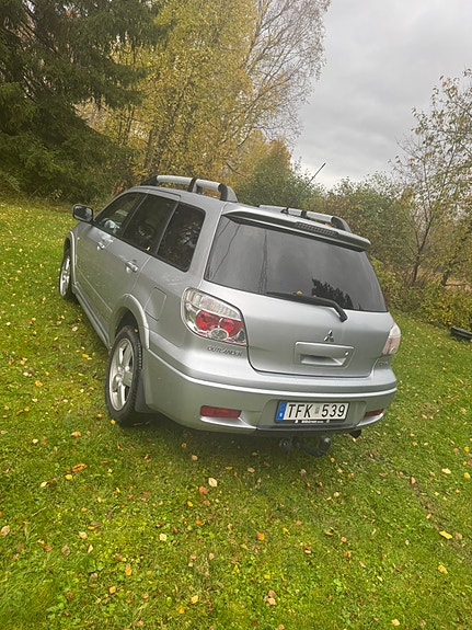 Mitsubishi Outlander 2 of 15