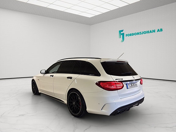 Mercedes-Benz C63 3 of 16