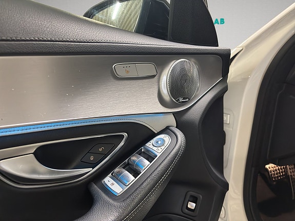 Mercedes-Benz C63 11 of 16