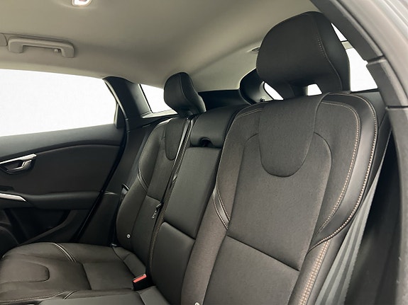 Volvo V40 Cross Country 22 of 27