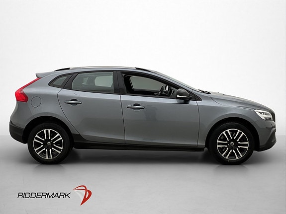 Volvo V40 Cross Country 9 of 27