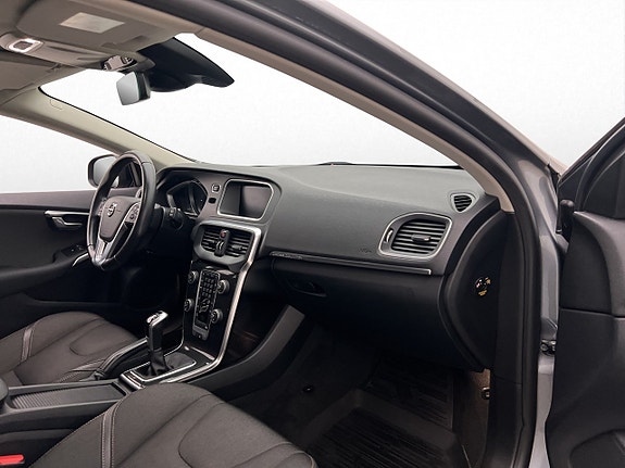Volvo V40 Cross Country 20 of 27