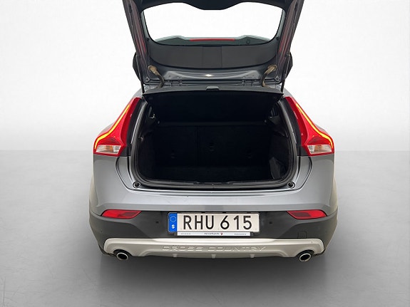 Volvo V40 Cross Country 23 of 27