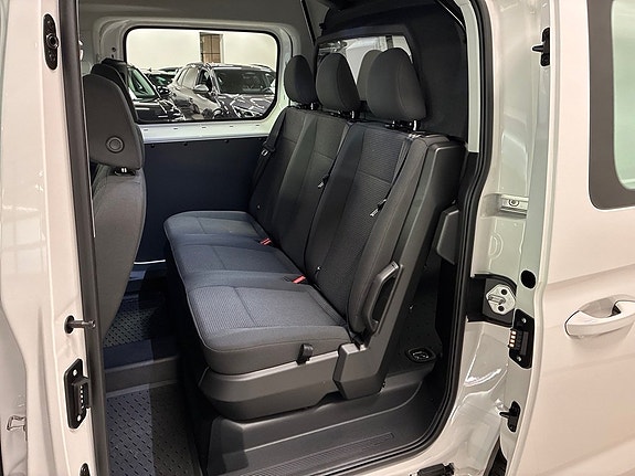 Volkswagen Caddy Maxi 12 of 30