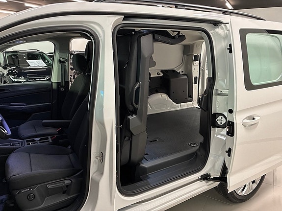 Volkswagen Caddy Maxi 16 of 30