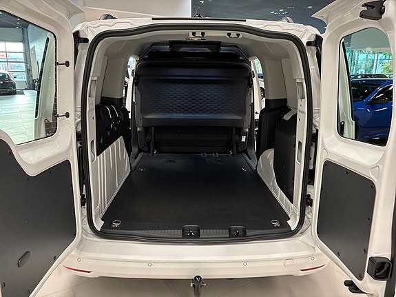 Volkswagen Caddy Maxi 17 of 30