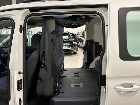 Volkswagen Caddy Maxi 28 of 30