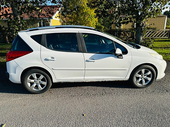 Peugeot 207 SW 6 of 8