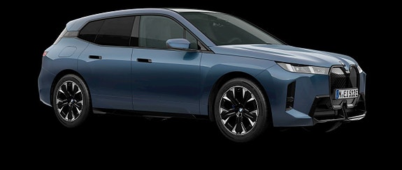 BMW iX 2 of 5