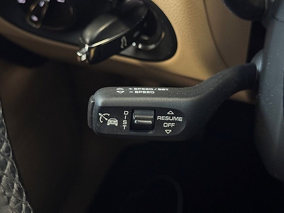 Porsche Macan 16 of 23