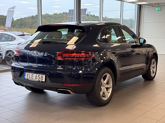 Porsche Macan 3 of 23
