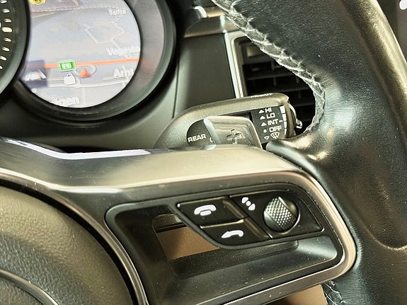 Porsche Macan 17 of 23