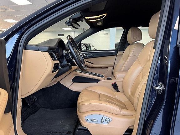 Porsche Macan 8 of 23