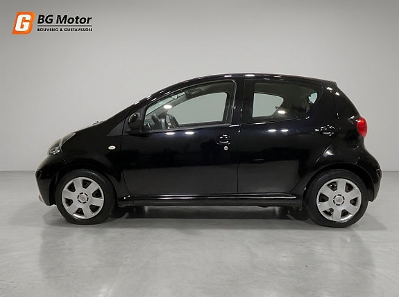 Toyota Aygo 4 of 16