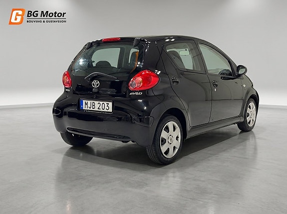 Toyota Aygo 2 of 16