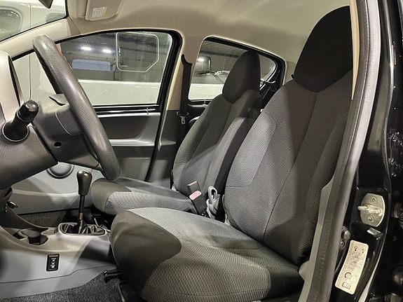 Toyota Aygo 9 of 16