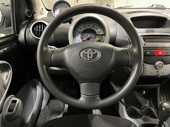 Toyota Aygo 13 of 16