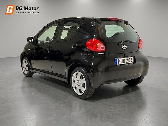 Toyota Aygo 7 of 16