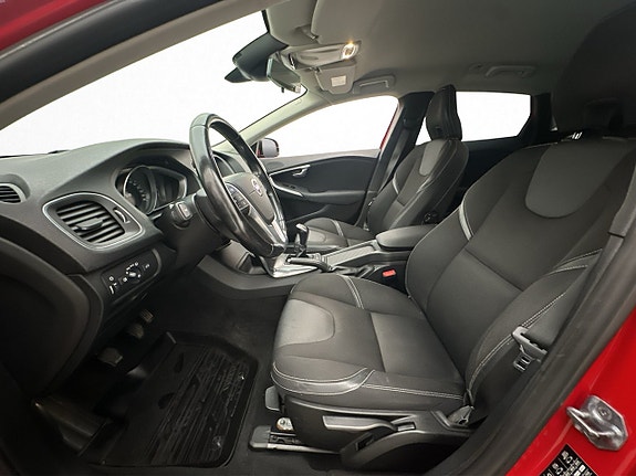 Volvo V40 11 of 28