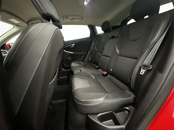 Volvo V40 23 of 28